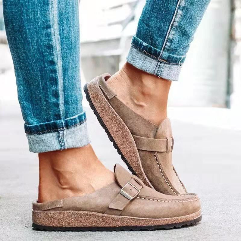 Women's Slipper-Mule made of suede with cork flatform and decorative buckle Chichicherry