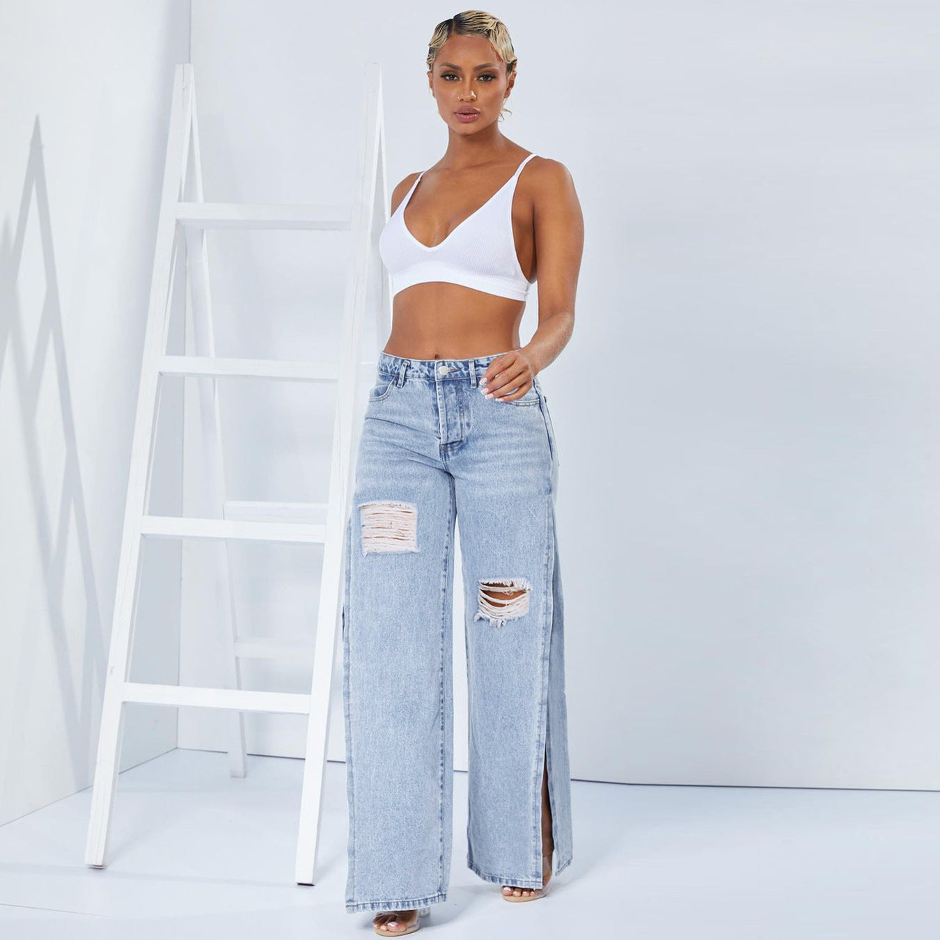 Ladies wide high-waist jeans with side leg slits, destroyed knee, and shaping waistband Chichicherry