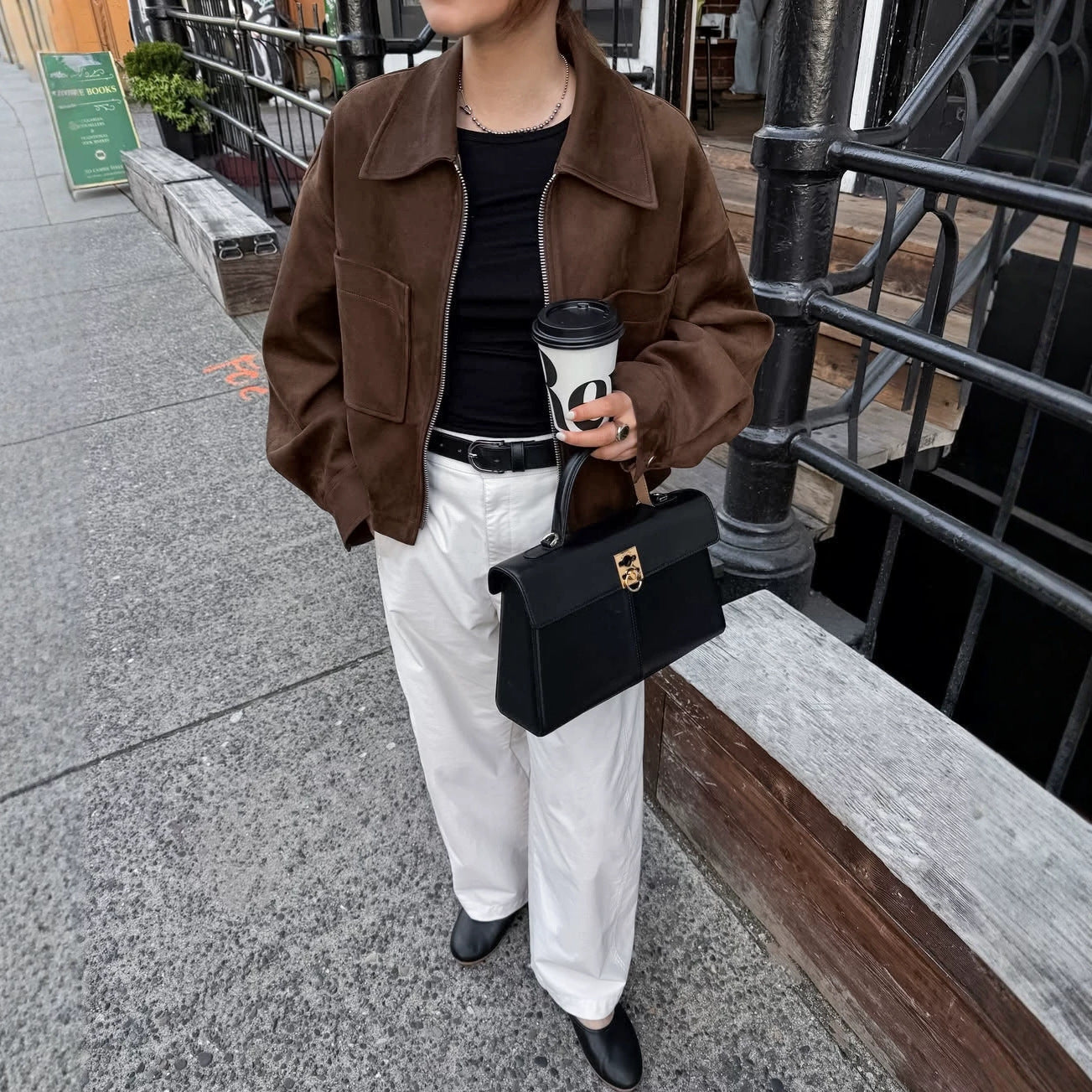 Women's short-cut velour worker jacket with zipper and patch pockets Chichicherry