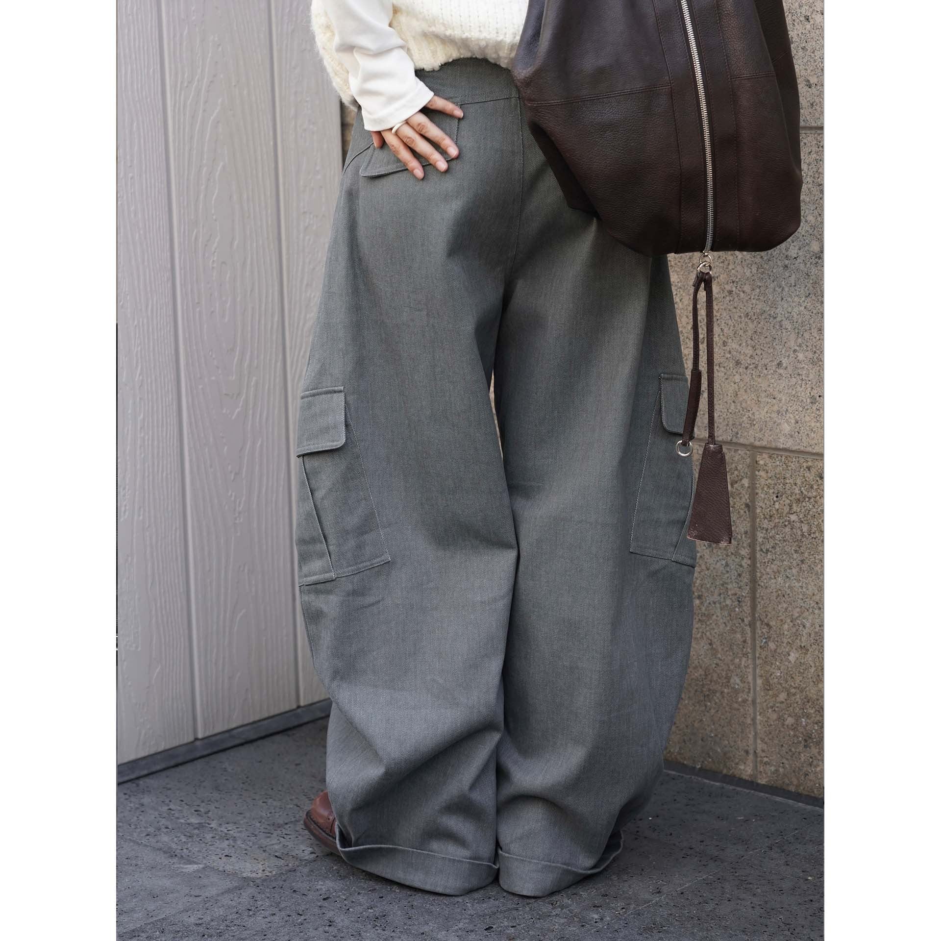 Women's Wide Twill Cargo Pants in Baggy Style with High Waistband, Knee Panels and Cuffed Hem Chichicherry
