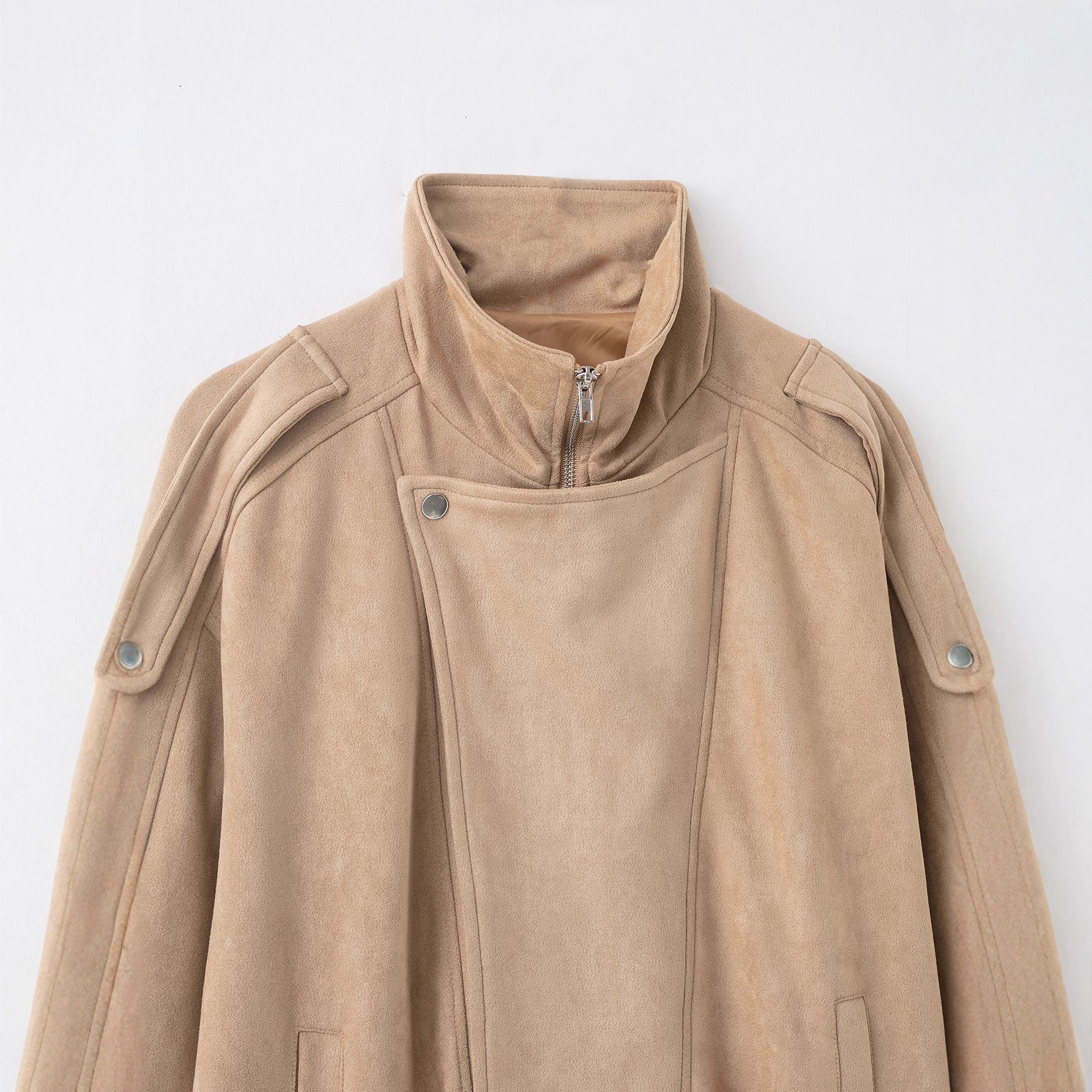 Women's short jacket in suede look with high stand-up collar, shoulder flaps and waist belt Chichicherry
