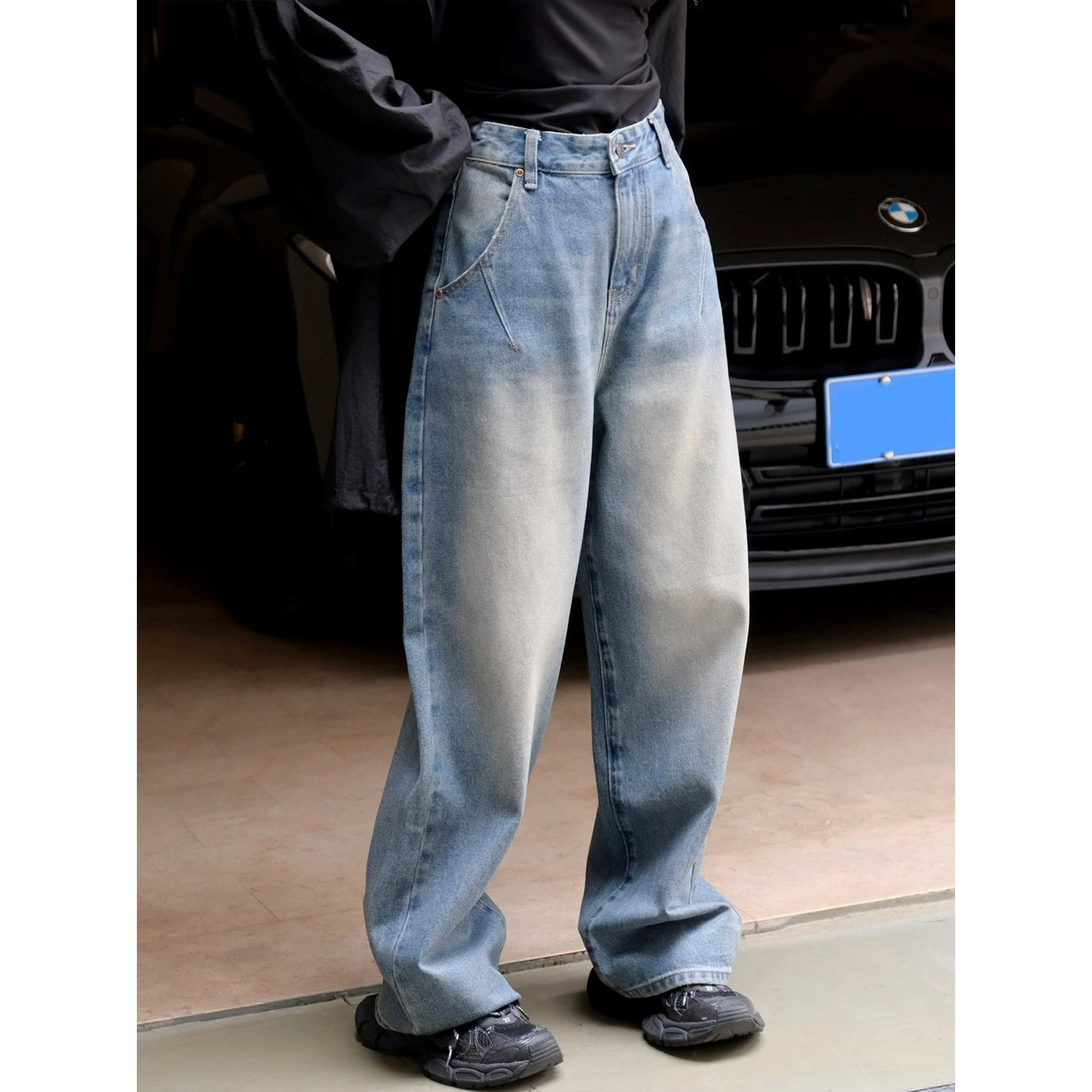 Women's Wide High-Waist Denim Baggy Pants with Vintage Fade and Diagonal Pocket Detail Chichicherry