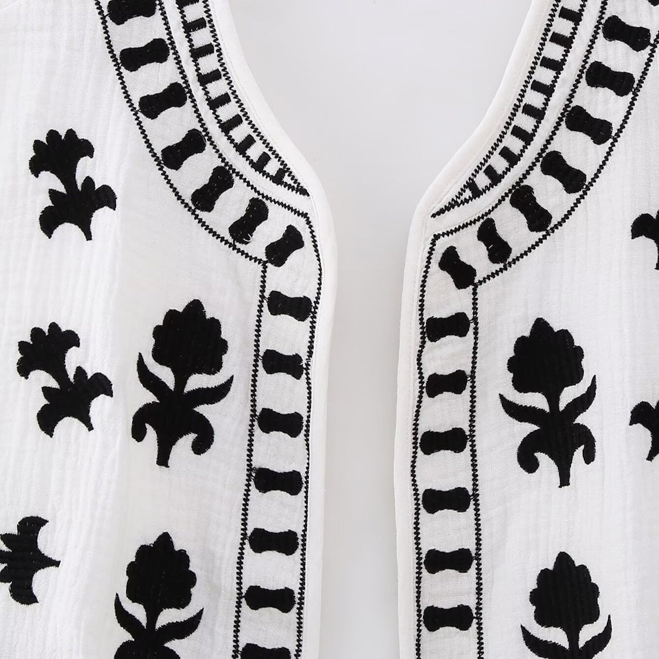 Women’s Sleeveless Embroidered Cotton Vest in Ethno-Boho Style Chichicherry