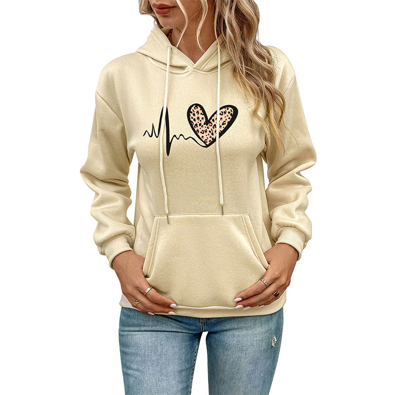 Women's hoodie with leopard heart print and kangaroo pocket Chichicherry