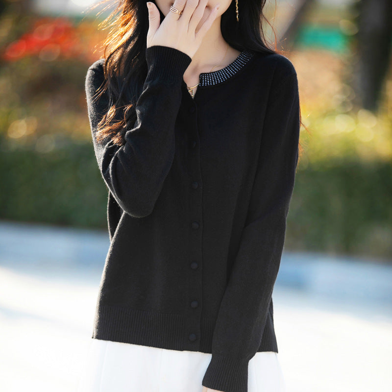 Women's short cardigan made of ultra-fine cotton blend with sparkling crystal edge and tone-on-tone button placket Chichicherry