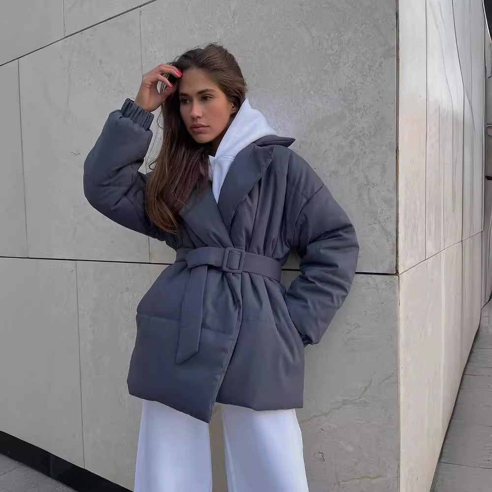 Damen Wattierte Taillierte Steppjacke mit Gürtel und Kapuze Chichicherry
