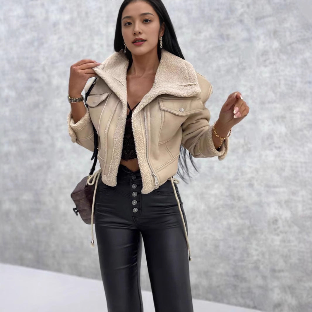 Women short-cut biker jacket with teddy lining and contrast seams Chichicherry