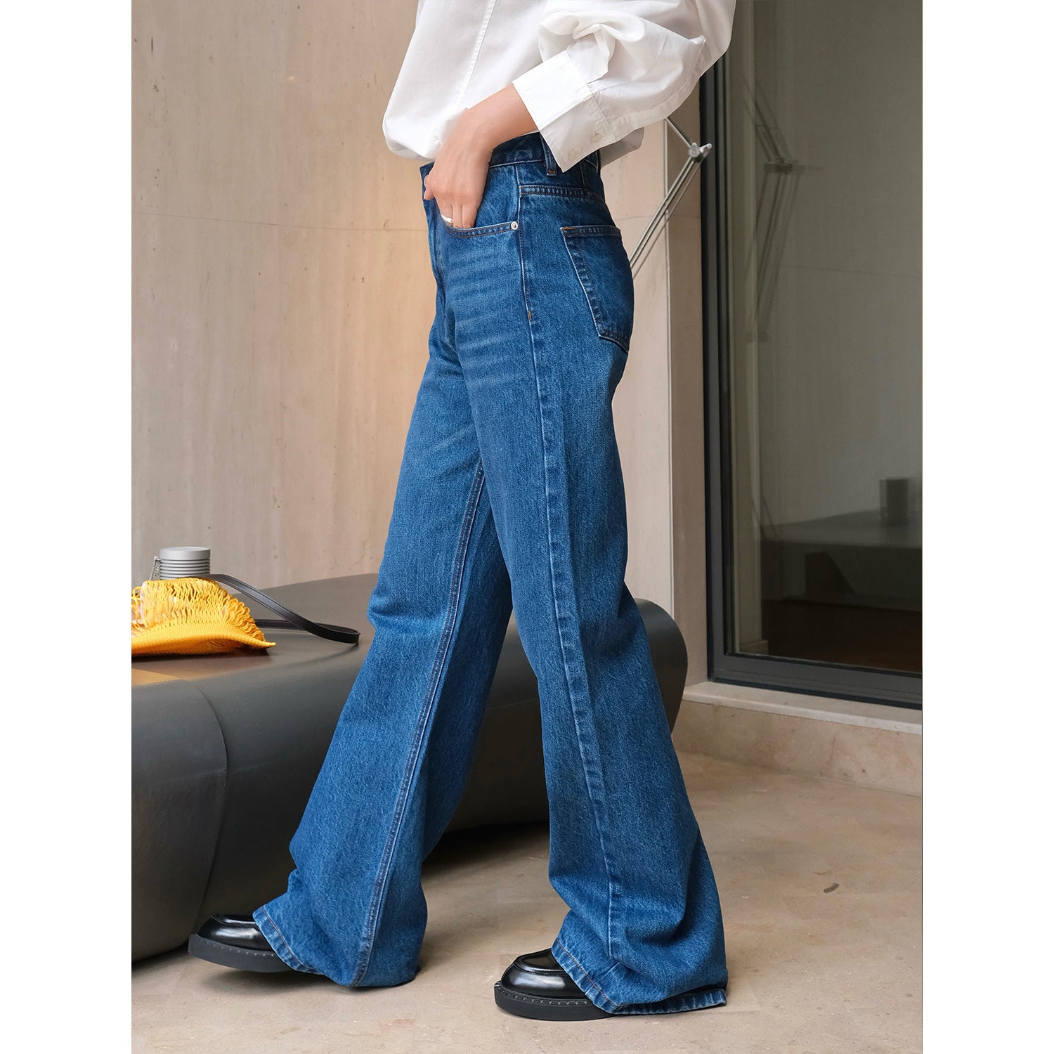 Women high-waisted jeans made of cotton denim in a relaxed straight cut with a used wash Chichicherry