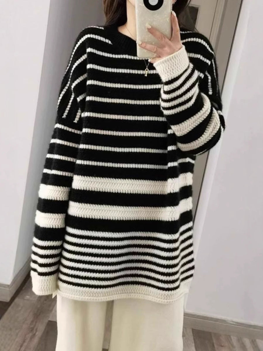 Women's oversized long sweater made of coarse striped knit with round neckline Chichicherry
