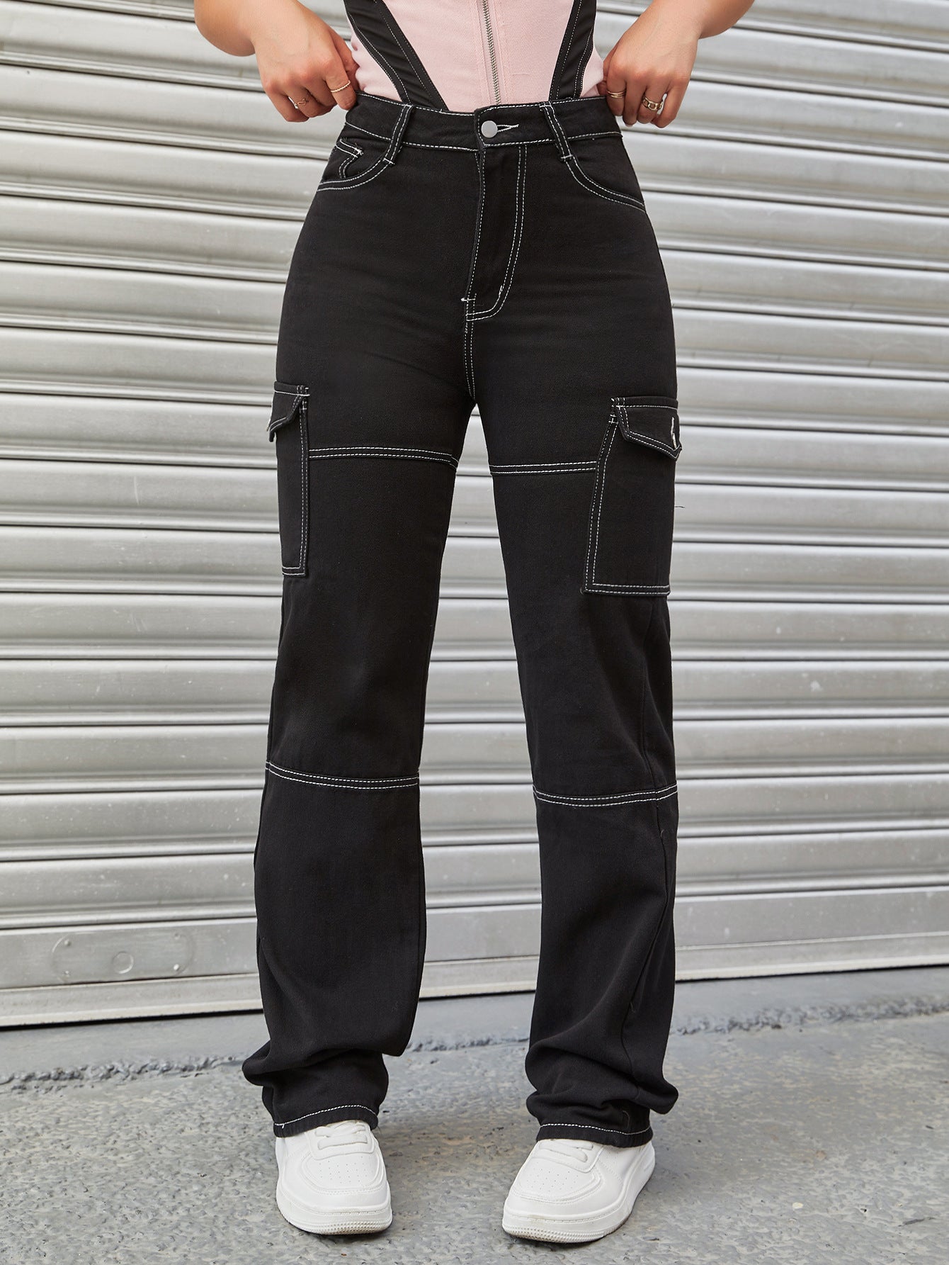 Women's High-Waisted Cargo Pants with Contrast Stitching and Straight Leg Chichicherry