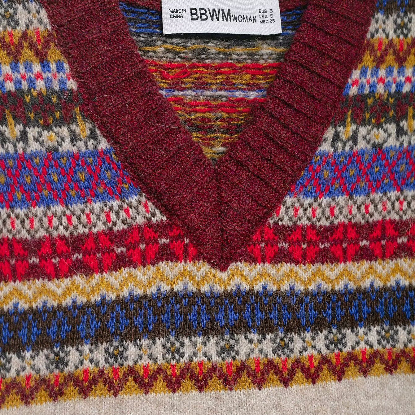 Women's knit vest with Norwegian pattern, V-neck and horse intarsia Chichicherry