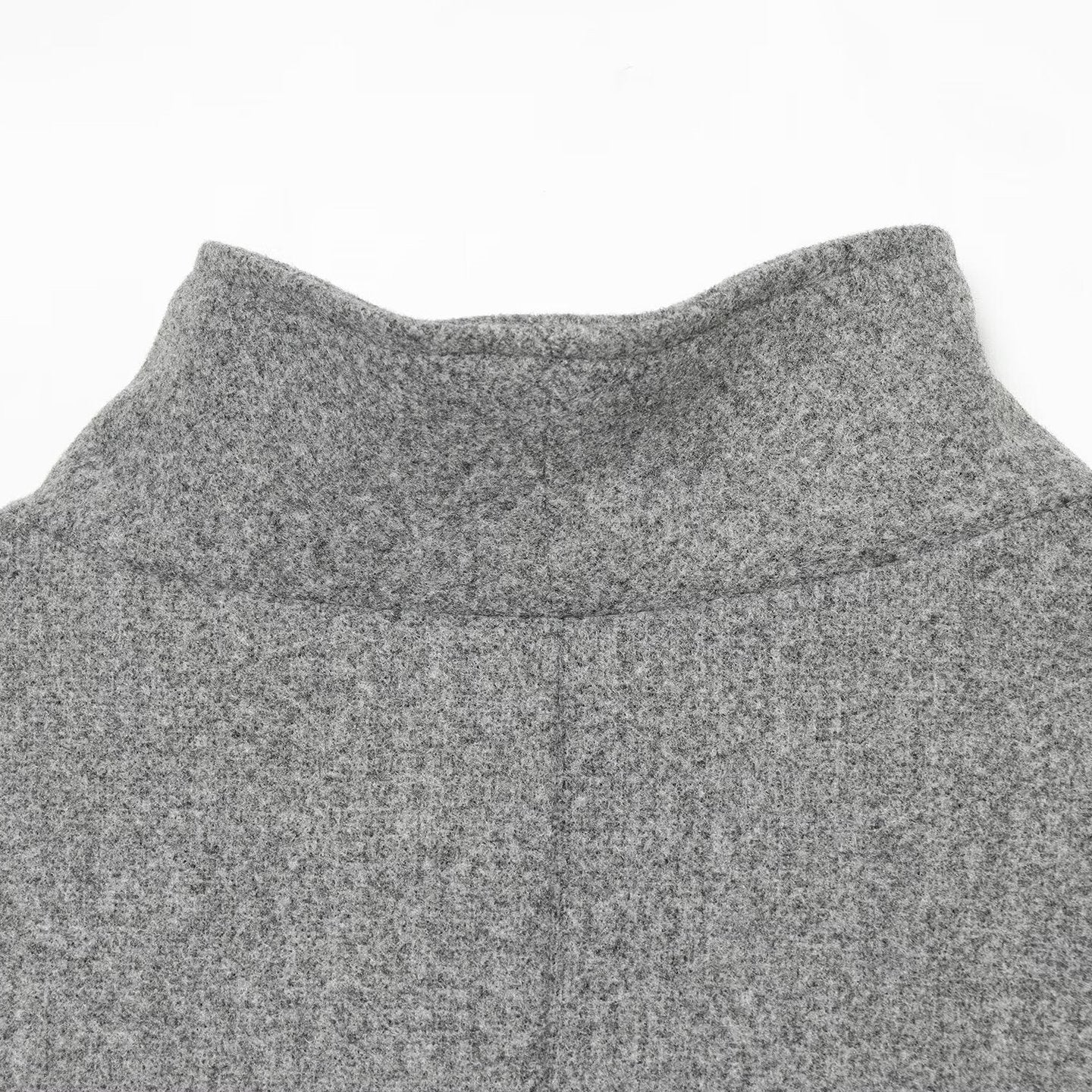 Women's Short Cape Coat made of Wool Blend with High Standing Collar and Double-Breasted Button Placket Chichicherry