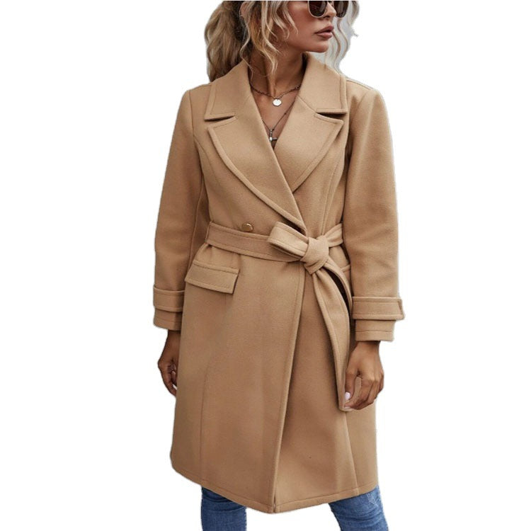 Women's mid-length tailored wool blend coat with discreet double-breasted closure and narrow lapels Chichicherry