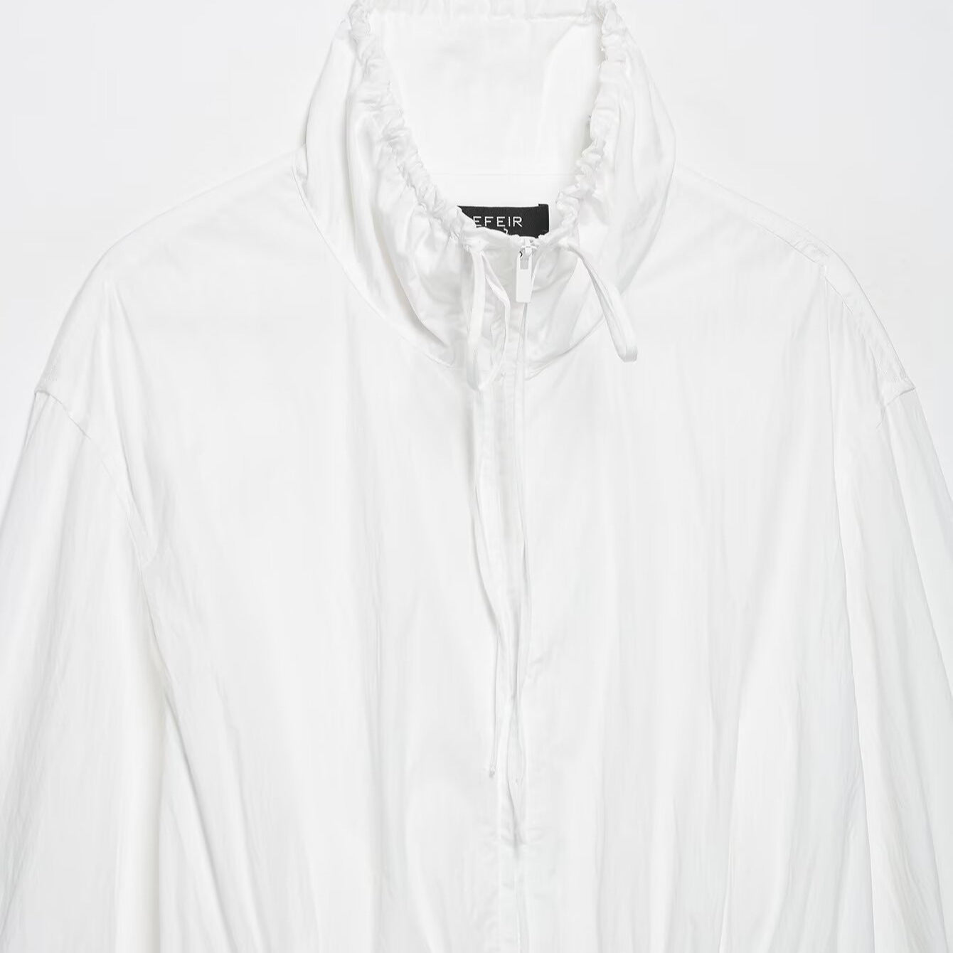 Women's lightweight cropped windbreaker with drawstring waist and high stand-up collar Chichicherry