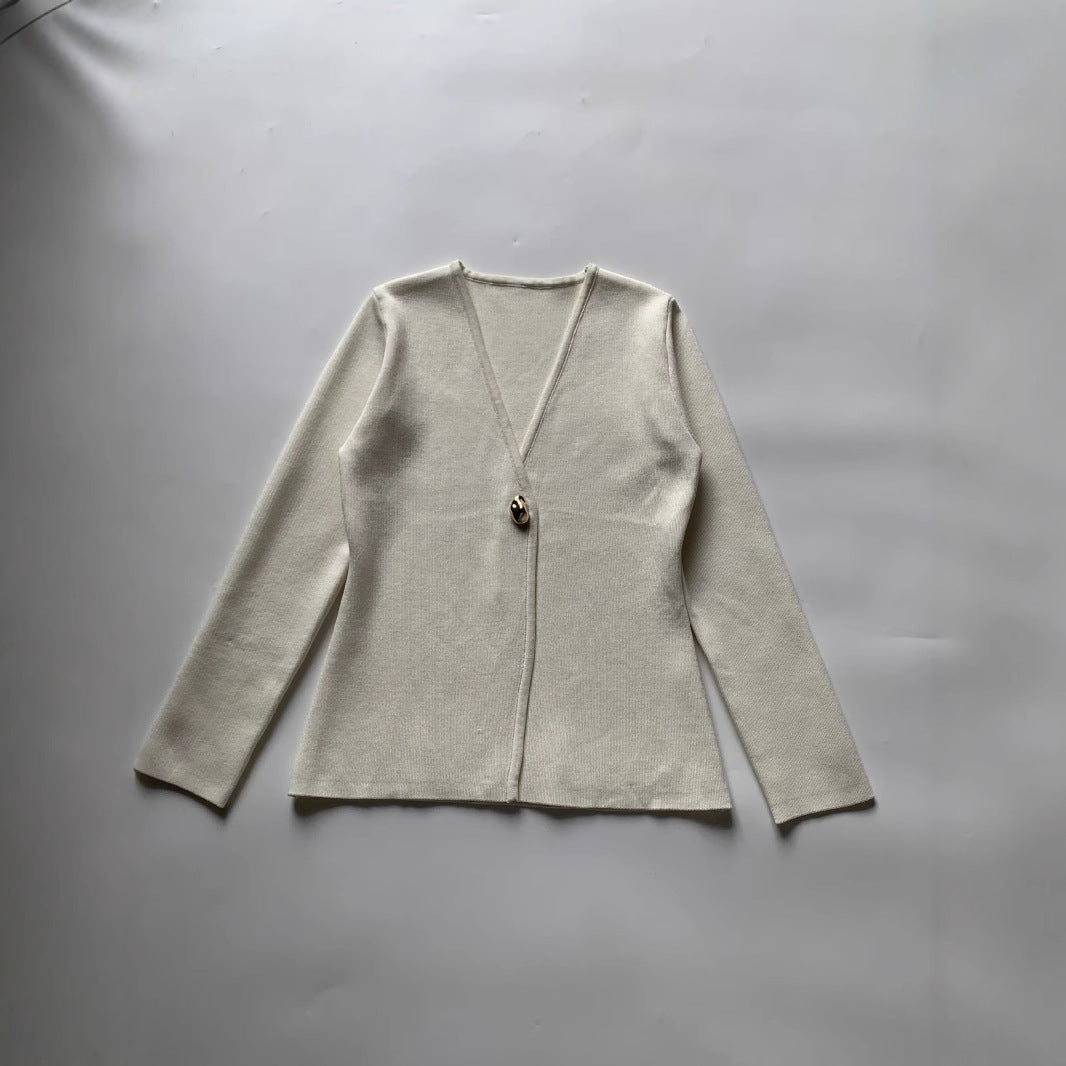 Ladies Fine V-Neck Cardigan with Decorative Button and Boxy Silhouette Chichicherry