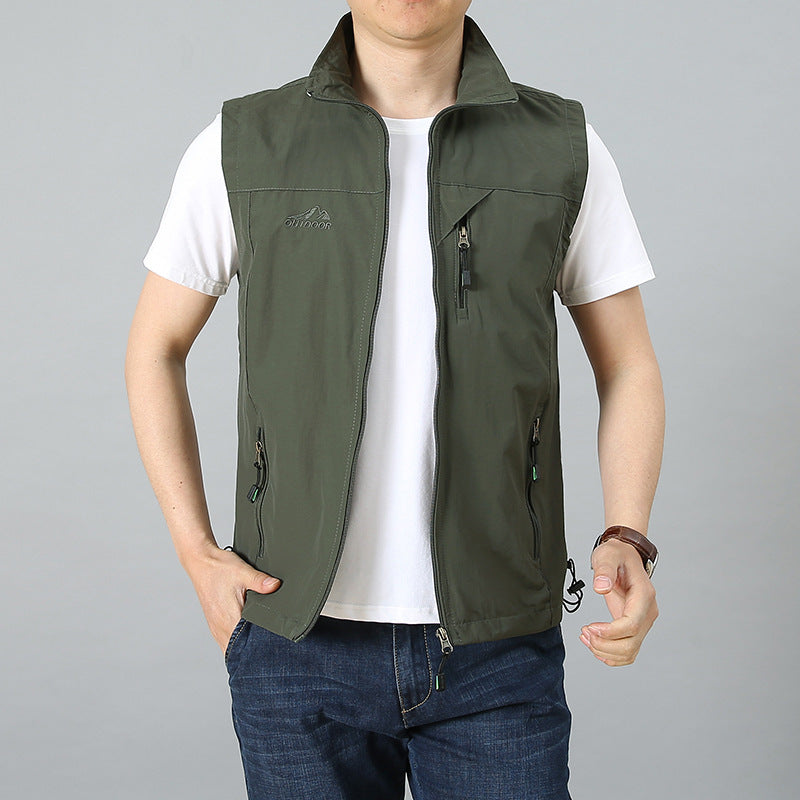 Men's lightweight technical utility vest with zippered chest pocket and wind-resistant shell Chichicherry