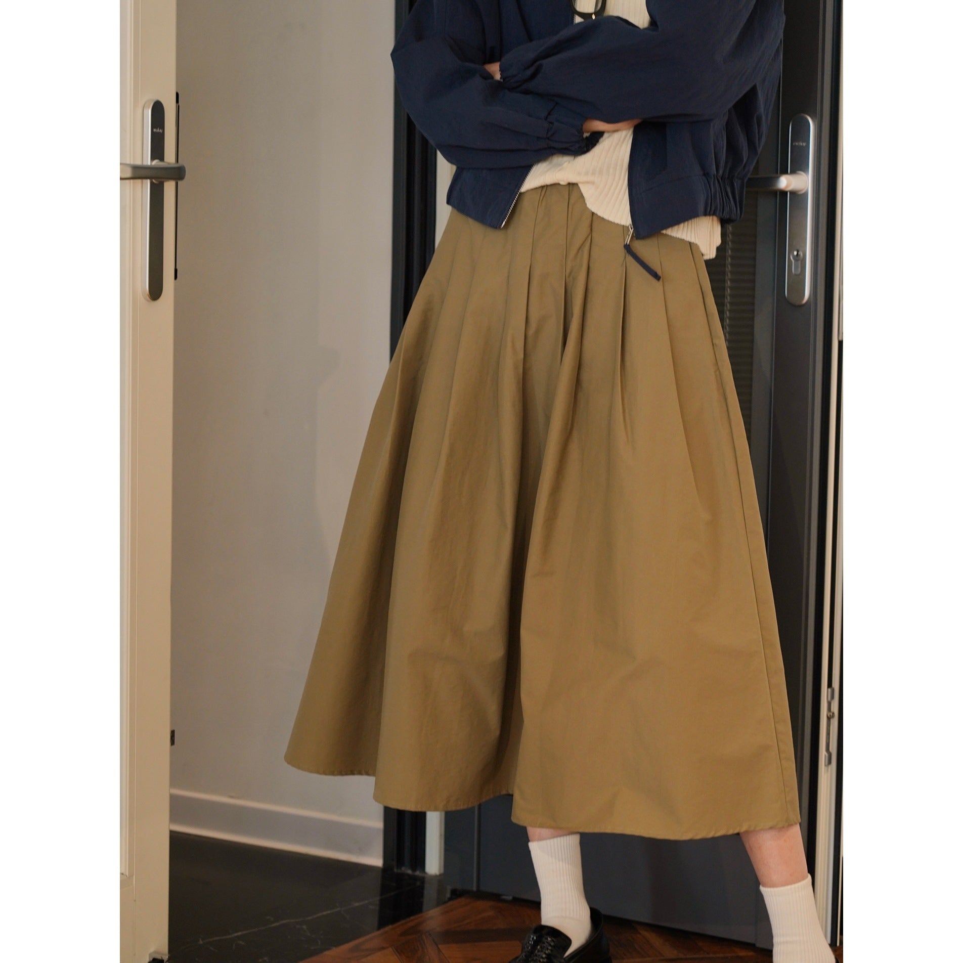 Women's Wide Swinging Midi Skirt with High Waist and Soft Pleats Chichicherry
