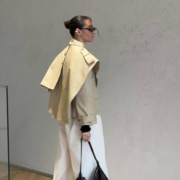 Women's short-cut oversized shoulder jacket with epaulettes Chichicherry