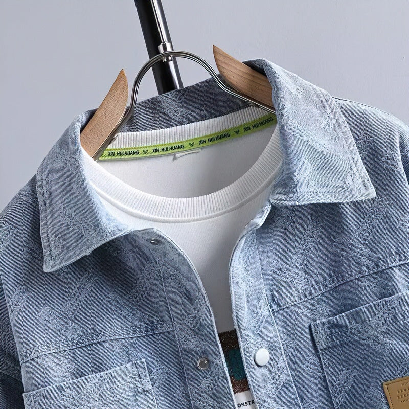 Herren Jeans-Overshirt mit dezenter Struktur-Jacquard, Druckknopf‑Brusttaschen und Hemdkragen Chichicherry