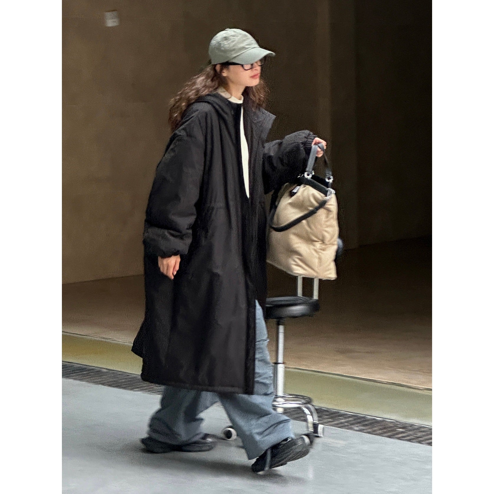 Women oversized padded long parka with drawstring and stand-up collar Chichicherry
