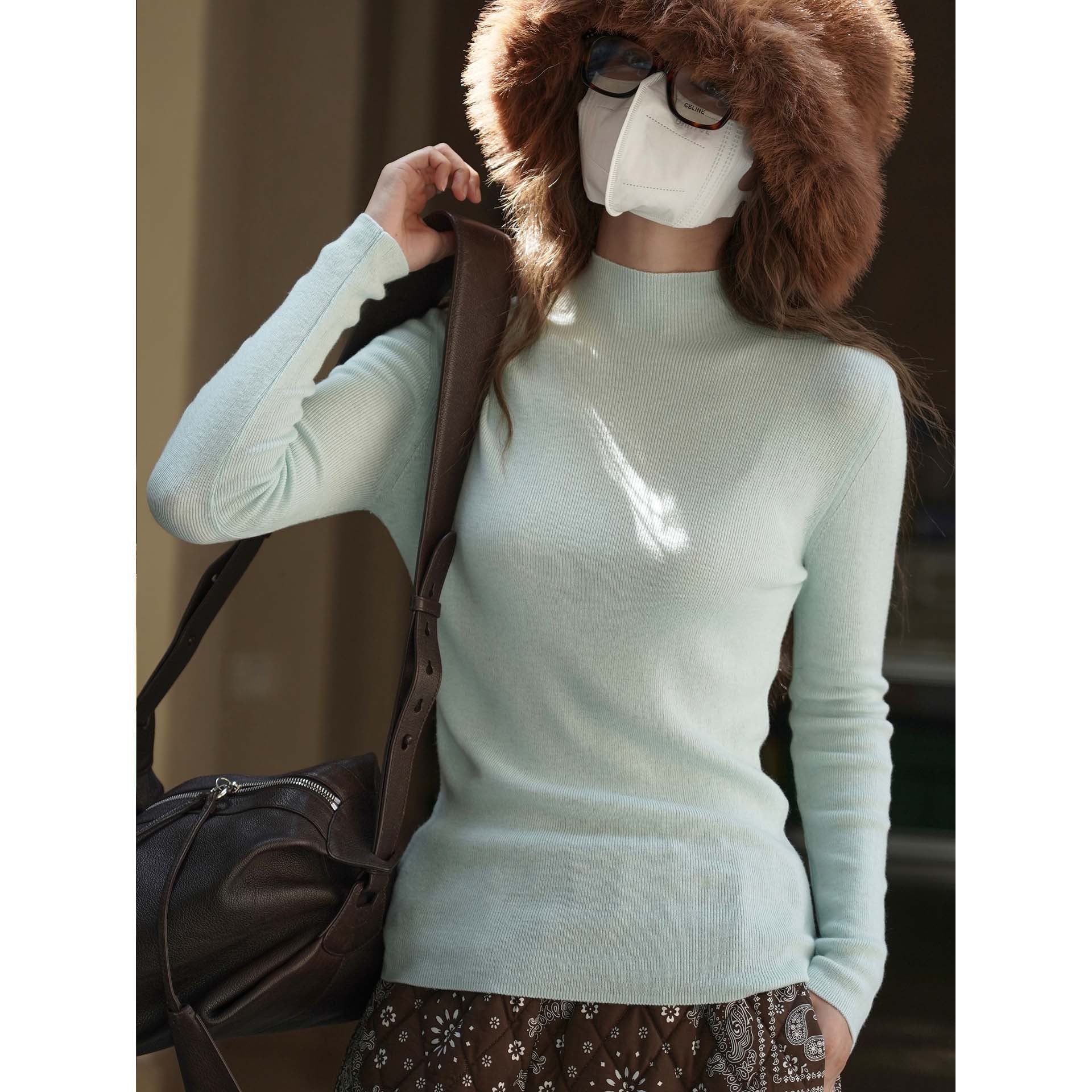 Women's Figure-Hugging Ribbed Knit Sweater with Short Stand-Up Collar and Extended Sleeves Chichicherry