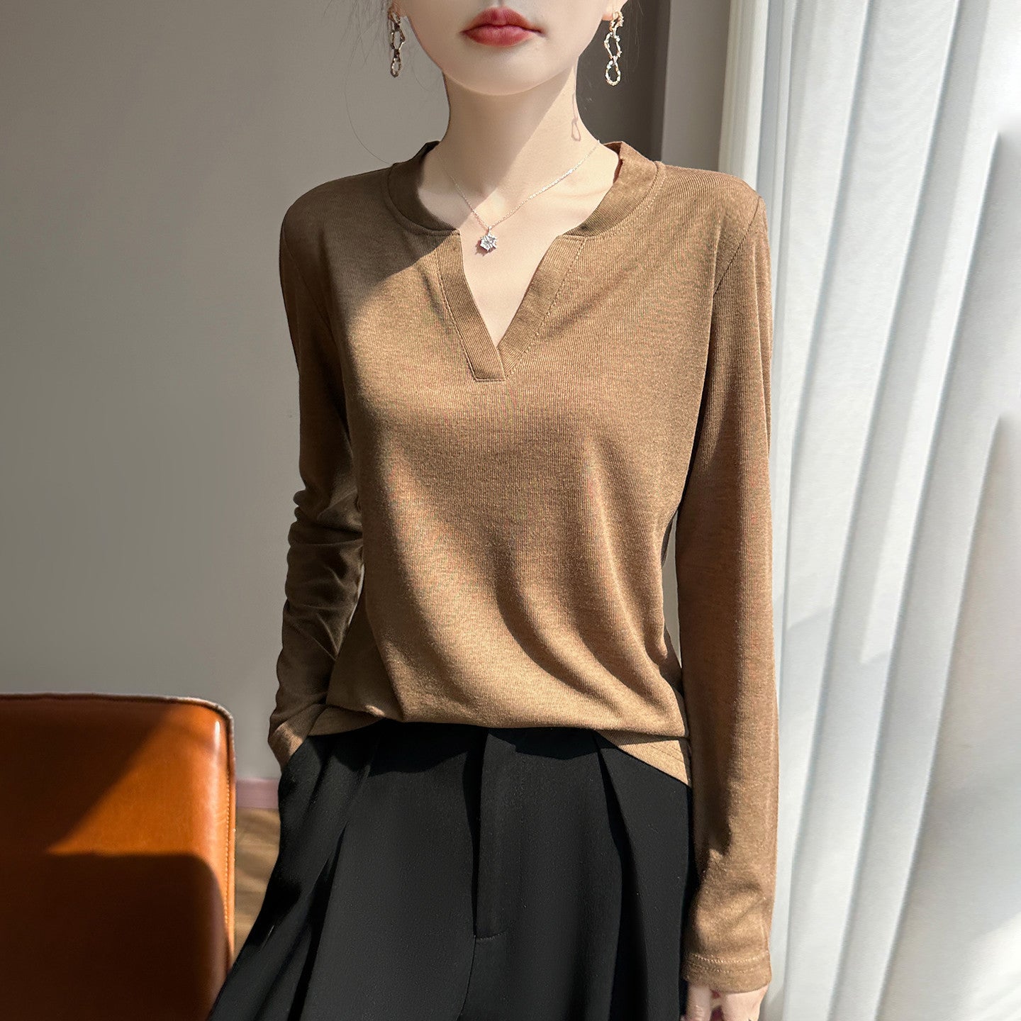 Women's Long Sleeve Fine Knit Shirt with Split V-Neck Chichicherry