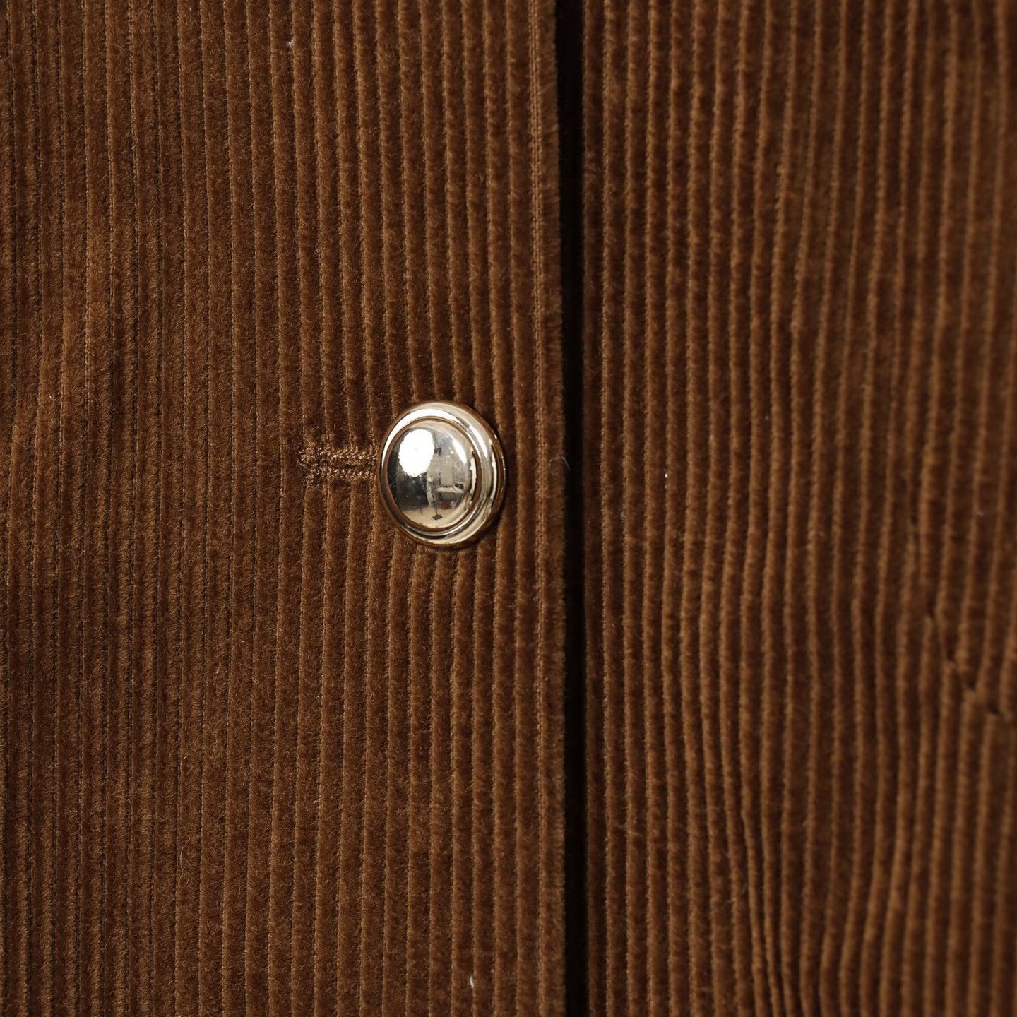 Women's Short Overshirt made of Cord with Snap Button Closure and Patch Pockets Chichicherry
