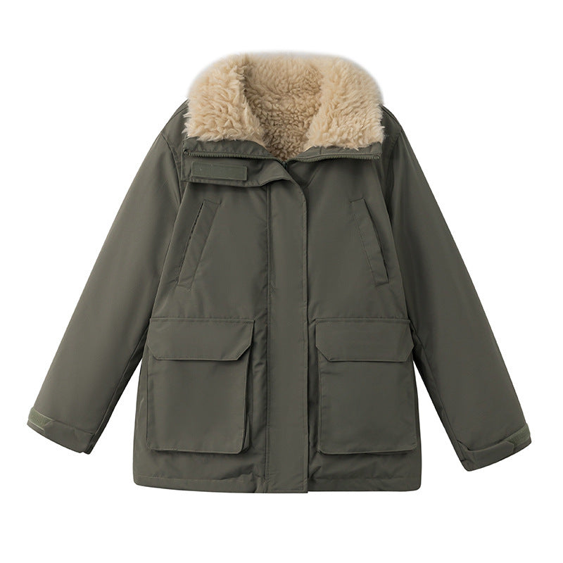 Women's urban short parka with teddy lining, generous flap pockets and concealed two-way zipper Chichicherry