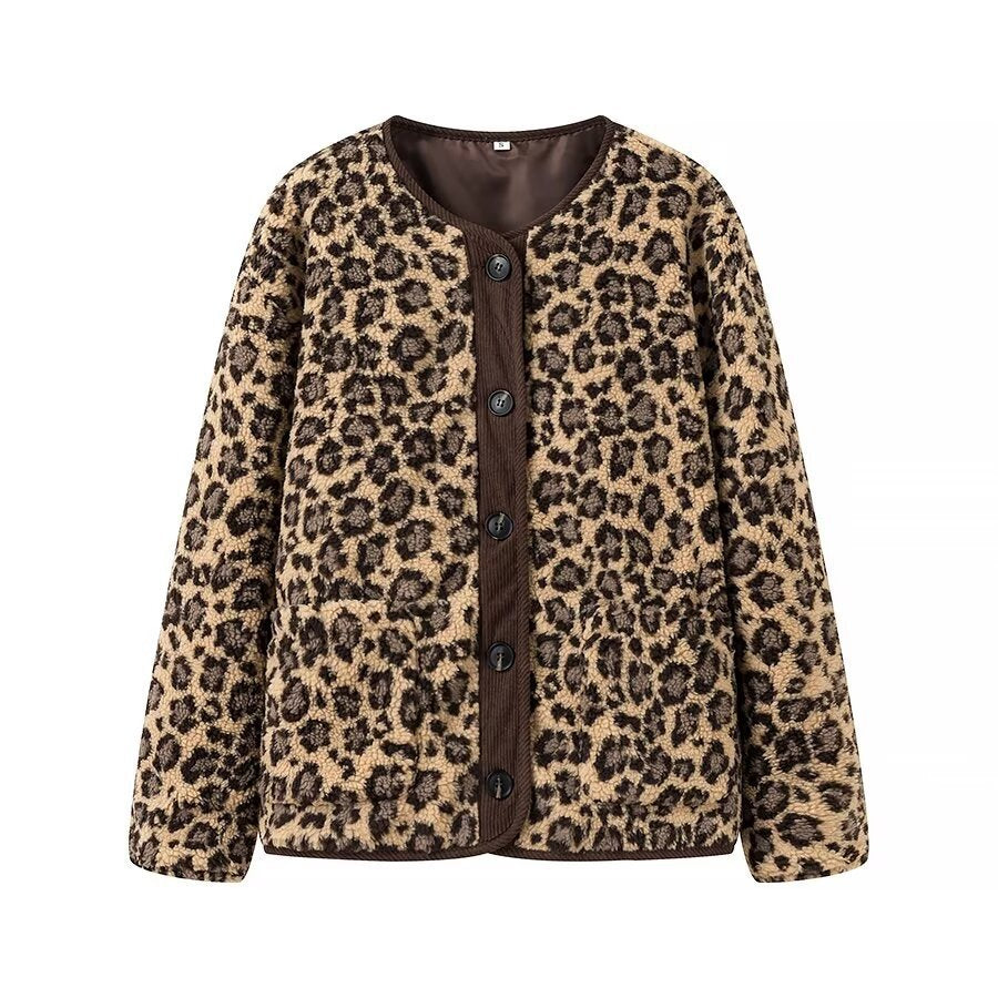 Women's short jacket in teddy look with leopard print and button closure Chichicherry