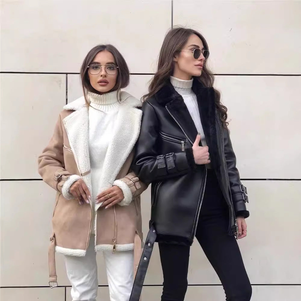 Damen Oversized Kunstleder-Fliegerjacke mit Teddyfell-Futter und Schnallen Chichicherry
