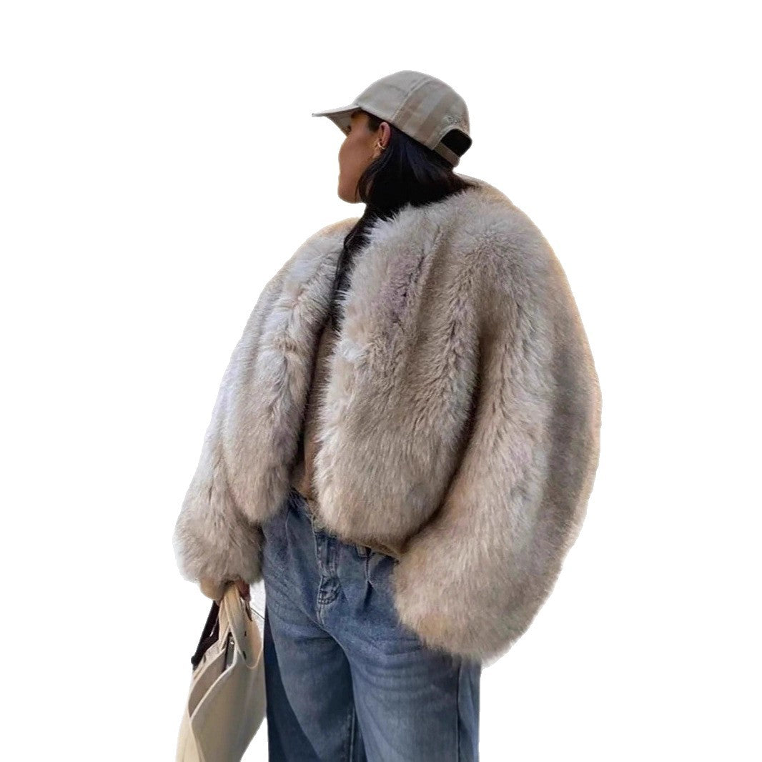 Women's short jacket made of luxurious high-pile faux fur with a boxy silhouette and voluminous sleeves Chichicherry