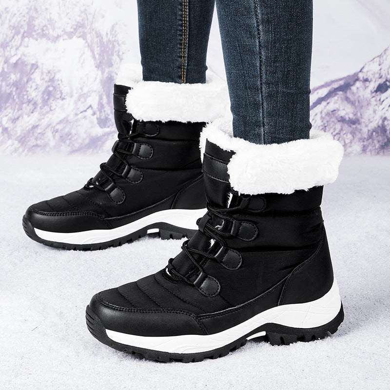 Women's thermo winter boots with cozy faux fur collar, water-repellent layer and non-slip tread sole Chichicherry