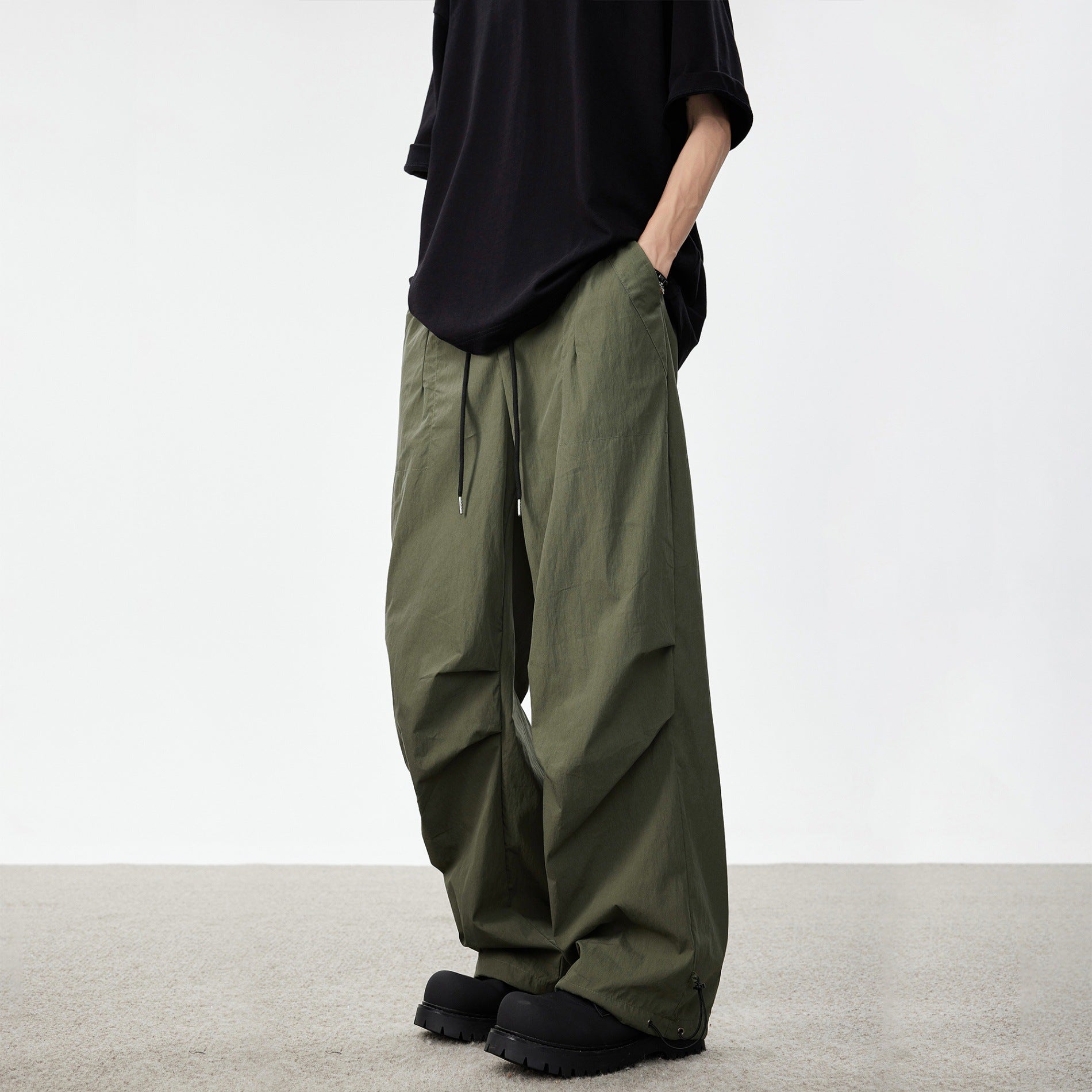 Men's Loose Utility Cargo Pants with Drawstring Waist Knee Panels and Adjustable Hem Chichicherry