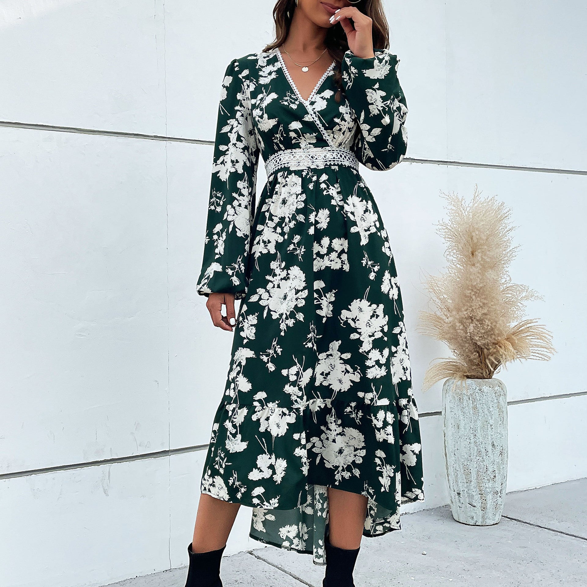 Women's Floral Midi Dress with V-Neck, Lace Trim and Waist-Defining Wrap Look Chichicherry