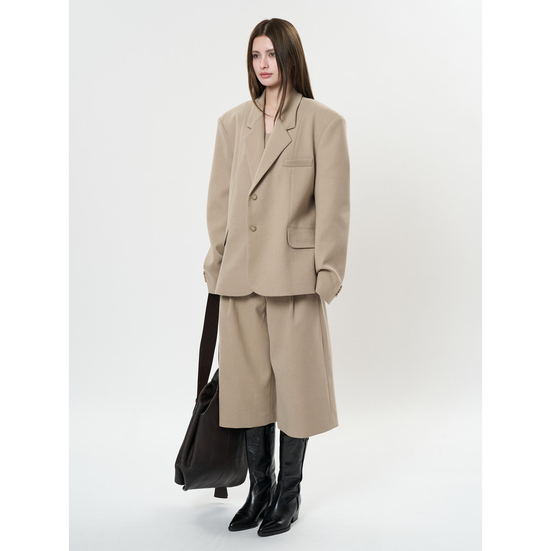 Women's high-waisted culotte in tailoring style with pleats and side pockets Chichicherry