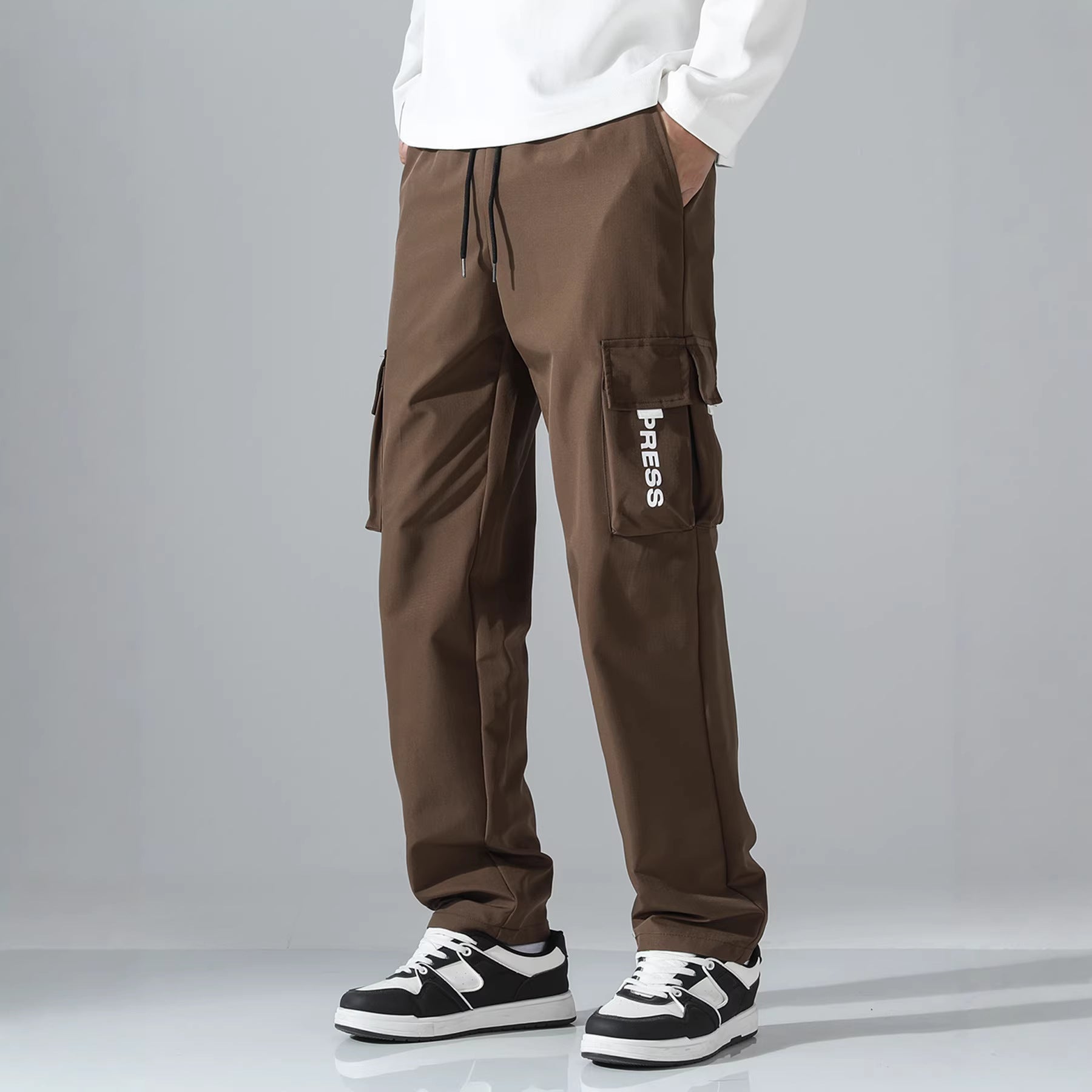Men's Tapered Cargo Jogging Pants with Elastic Drawstring, Multifunctional Flap Pockets & Ergonomic Seams Chichicherry