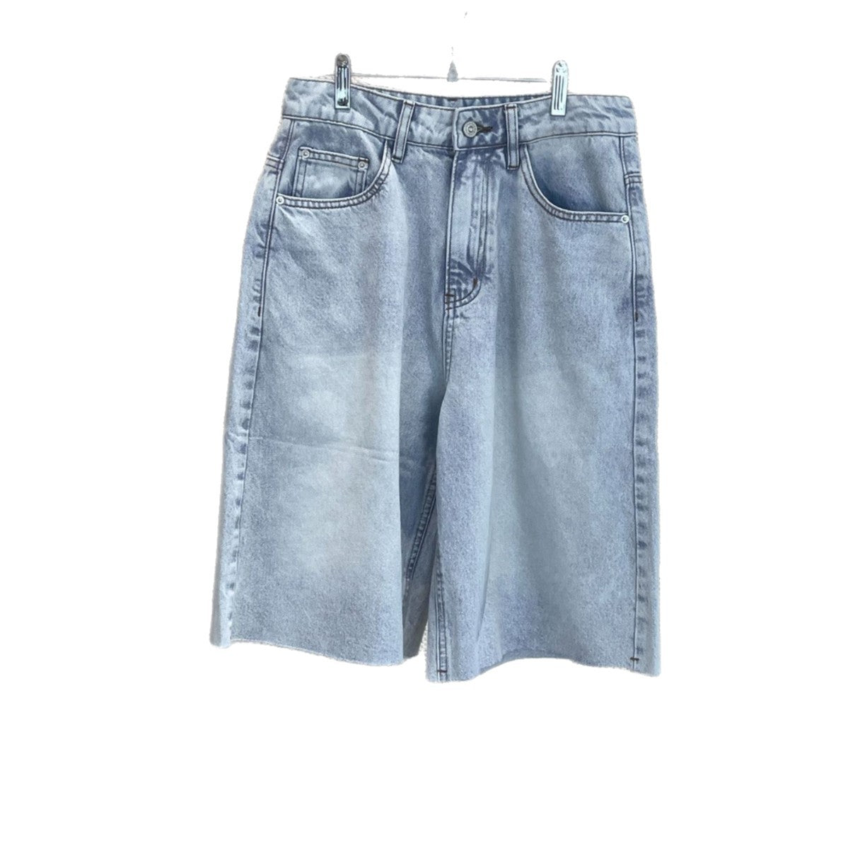 Ladies high-waisted wide denim Bermuda with fringed hem Chichicherry
