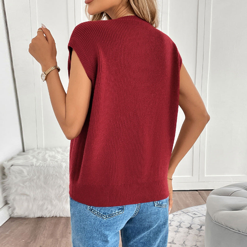 Women's sleeveless knitted vest with decorative button placket, patch pockets & ribbed texture Chichicherry