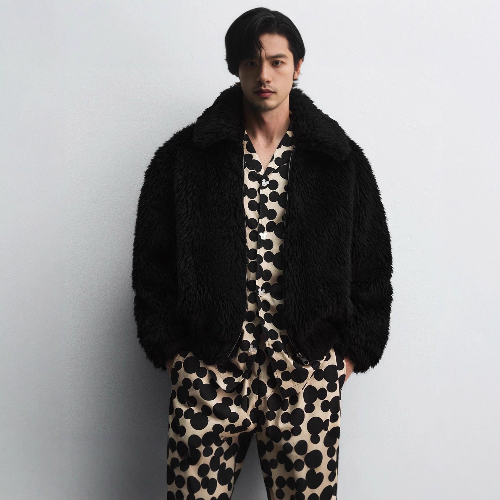 Men's short jacket made of faux fur with zipper and boxy cut Chichicherry