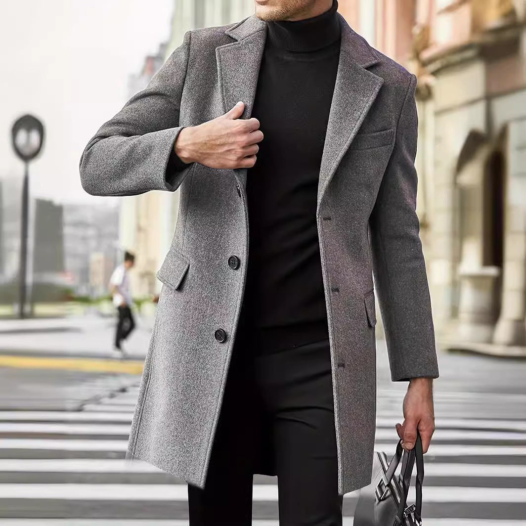 Herren Moderner Longcoat aus Wollmix mit schmalem Revers, Pattentaschen und schlanker Schnitt Chichicherry
