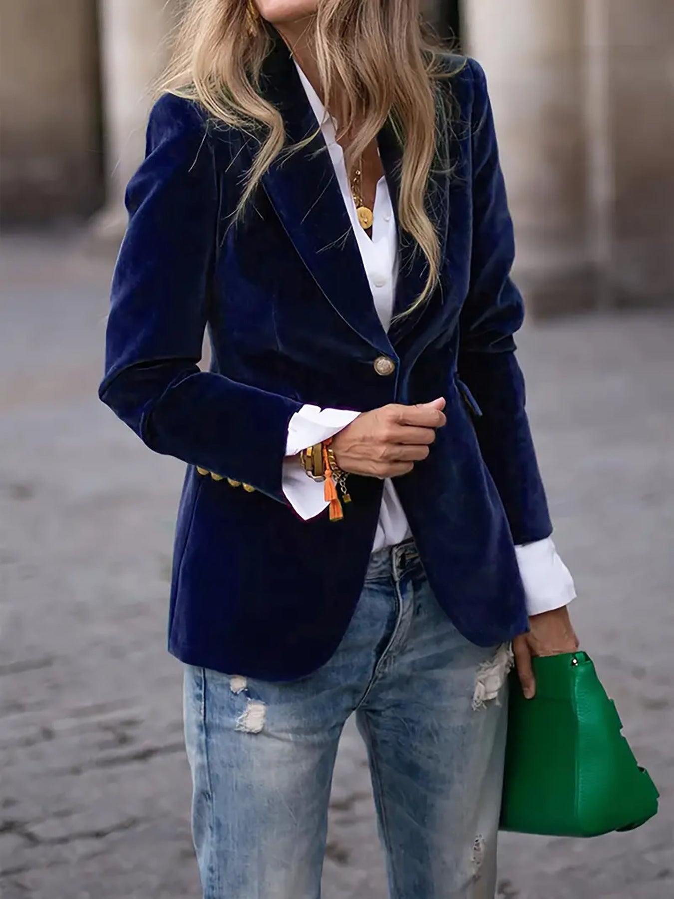 Ladies Elegant tailored velvet blazer with notch lapels and single-button Chichicherry