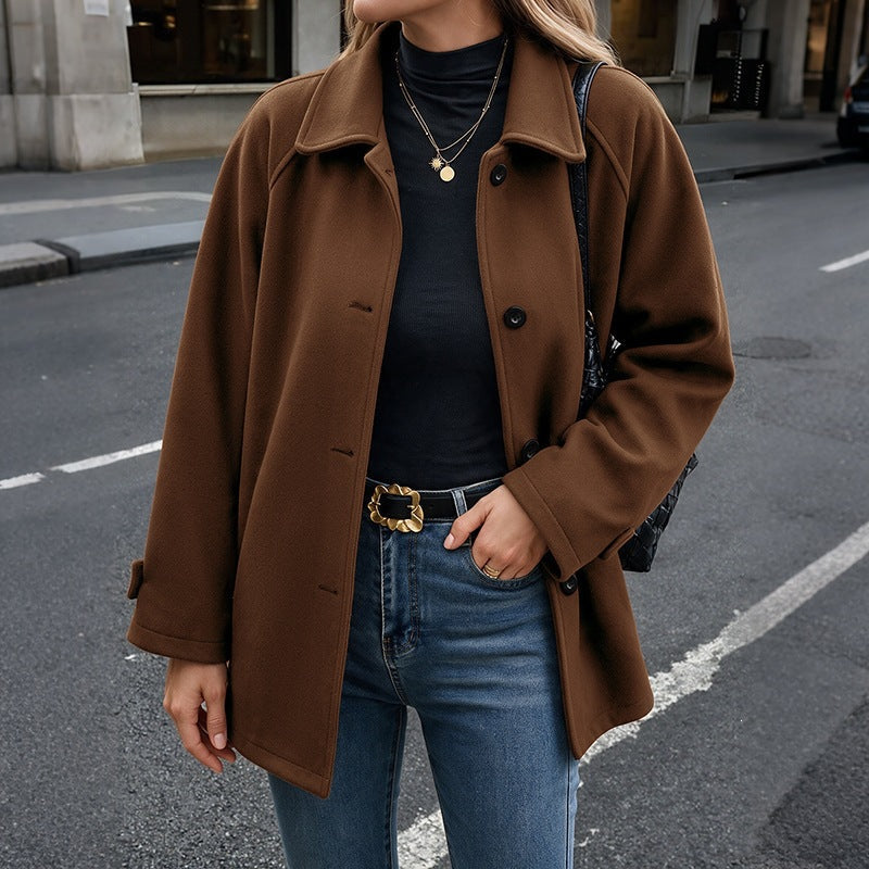 Women's short coat made of wool blend with shirt collar and straight cut Chichicherry