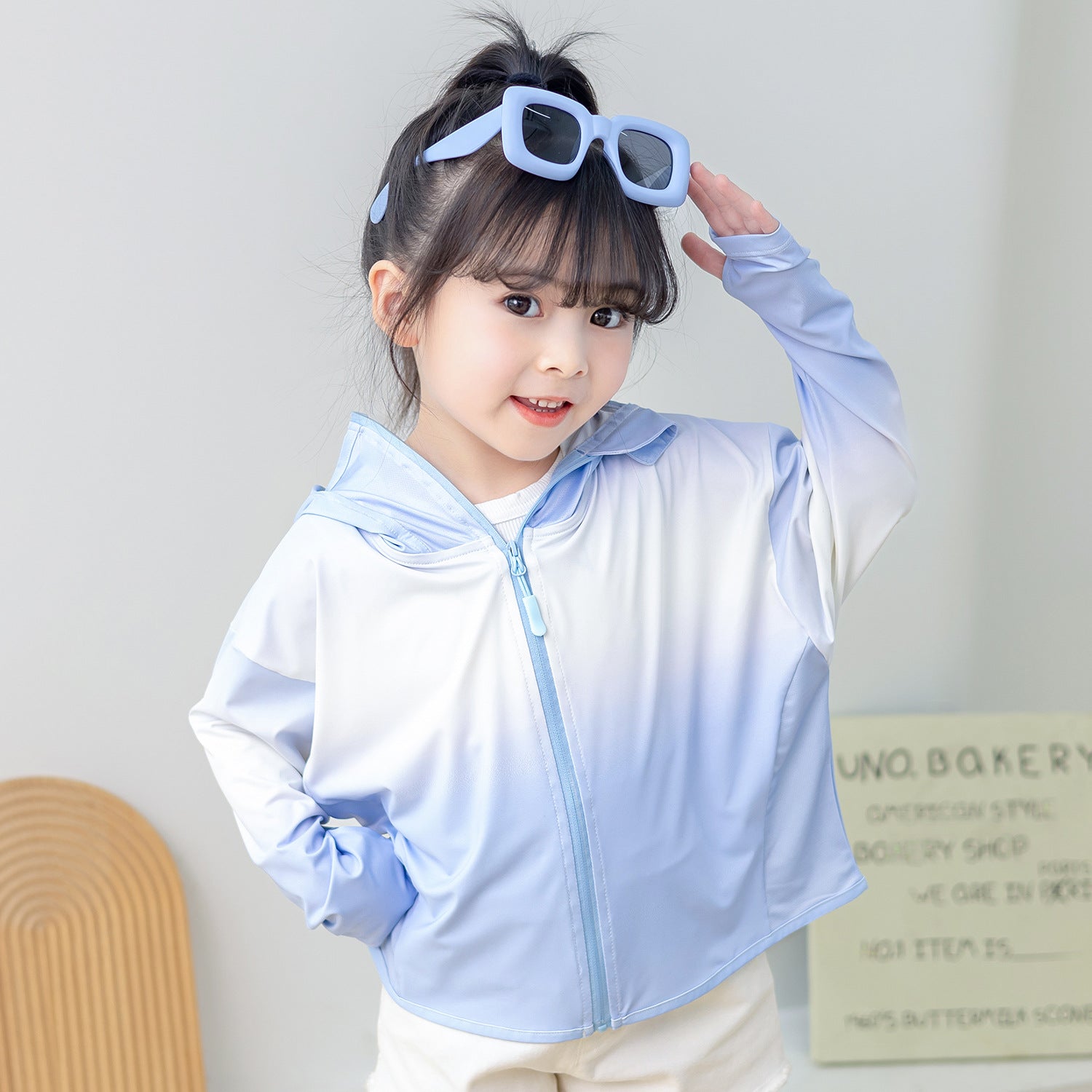Women’s Sporty UV Protection Jacket with Hoodie Chichicherry