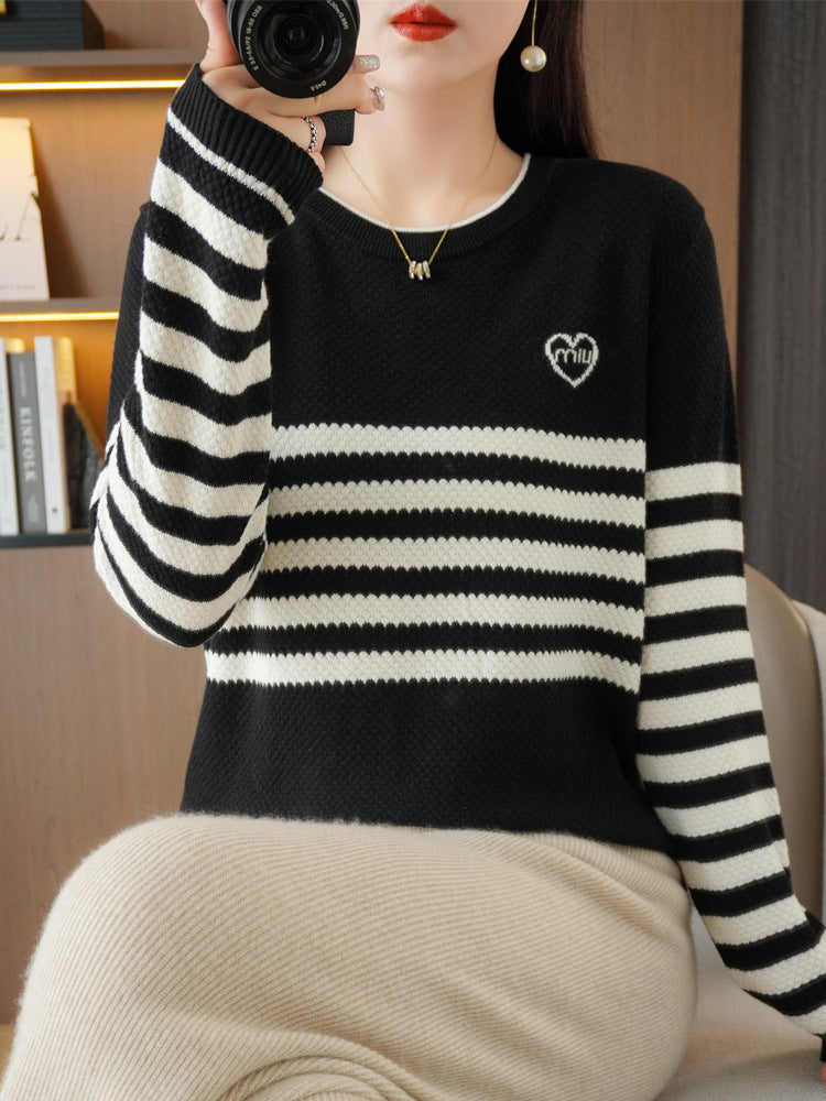 Ladies oversized knit sweater with honeycomb structure, contrasting stripes and subtle heart logo Chichicherry