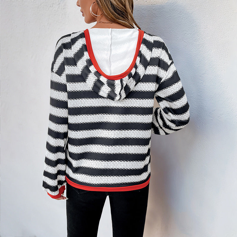 Women's striped knit pullover hoodie with V-neck, kangaroo pocket and contrast cuffs Chichicherry