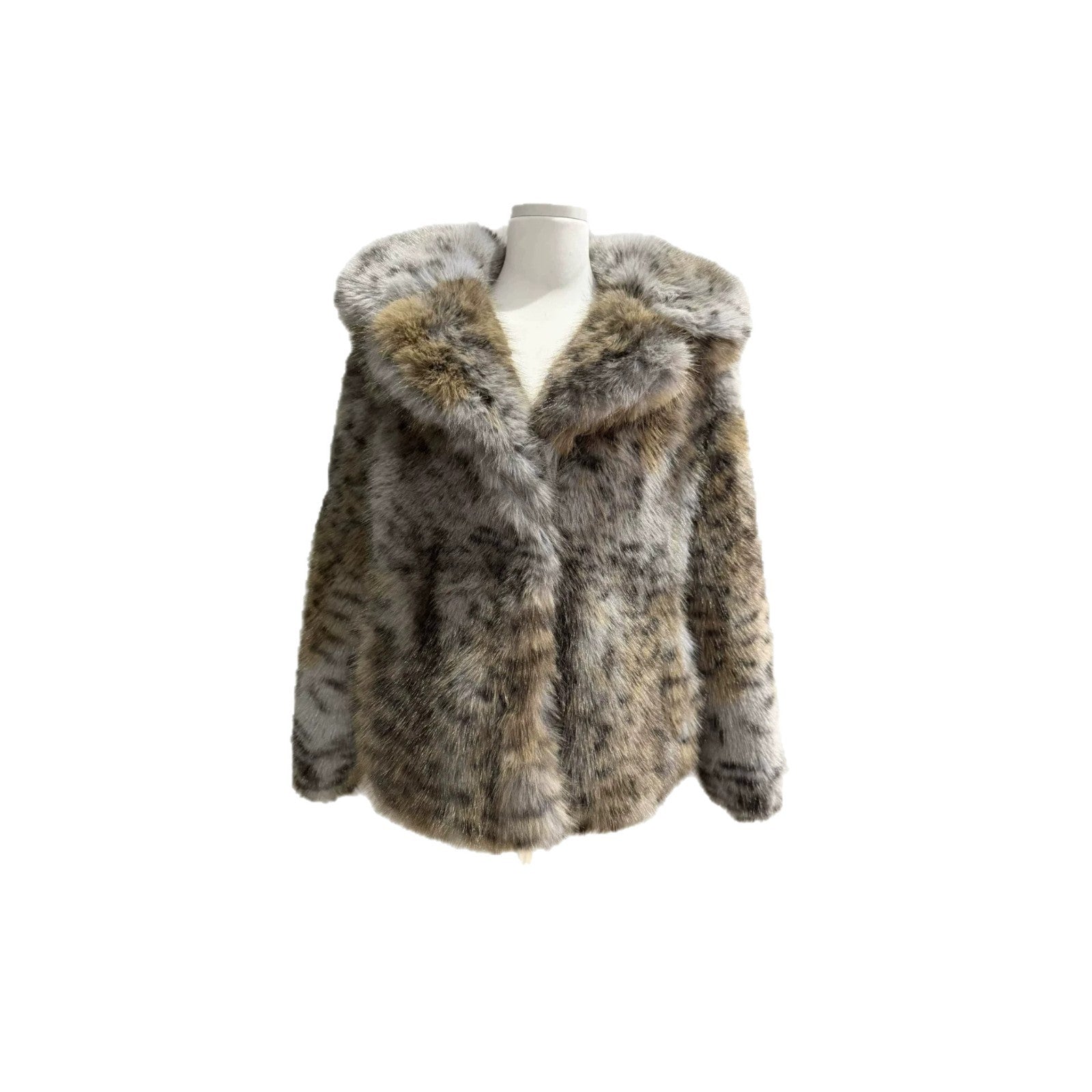Women's short jacket made of high-quality faux fur with a hood and concealing boxy silhouette Chichicherry
