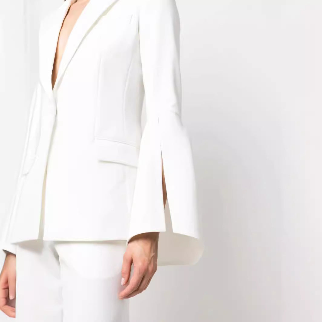 Ladies two-piece tailored suit with fitted single-breasted jacket and flared sleeve cuffs Chichicherry