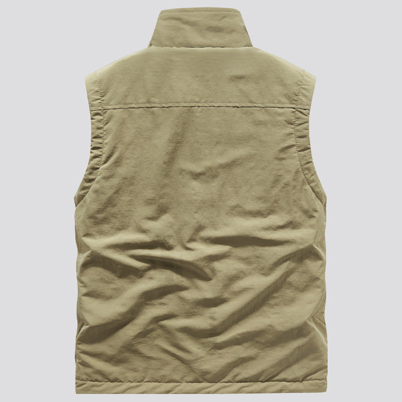 Men's outdoor utility vest with fleece lining, high stand-up collar and front flap pockets Chichicherry