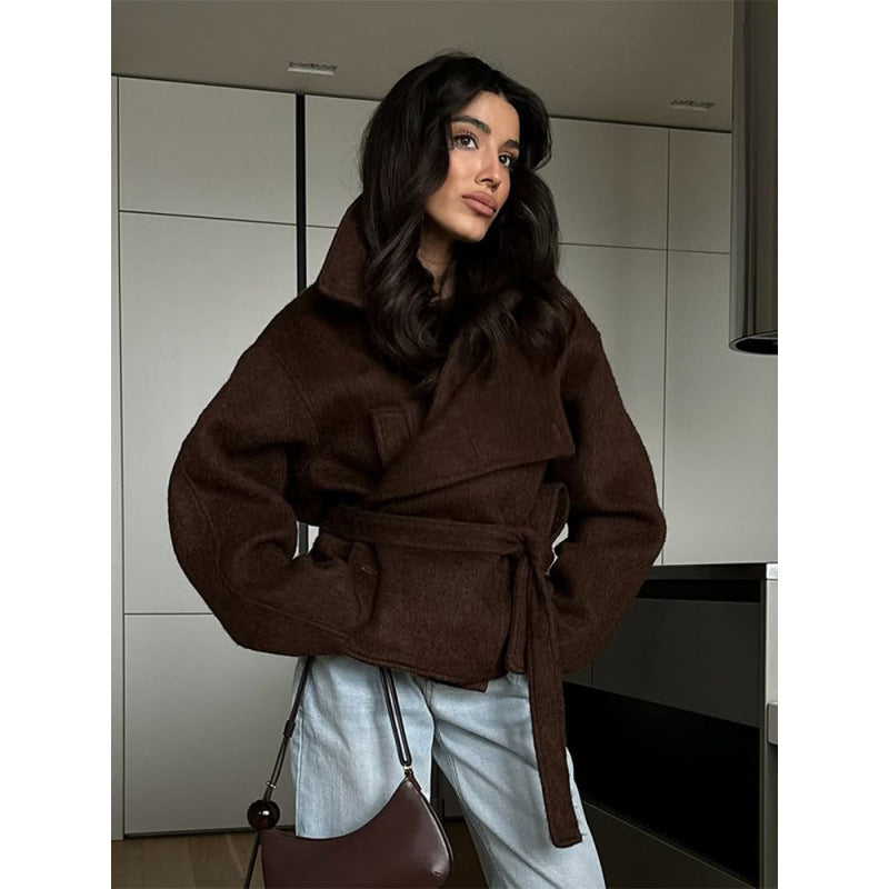 Women's Oversize Short Coat made of Wool Blend with Ties and Stand-Up Collar Chichicherry