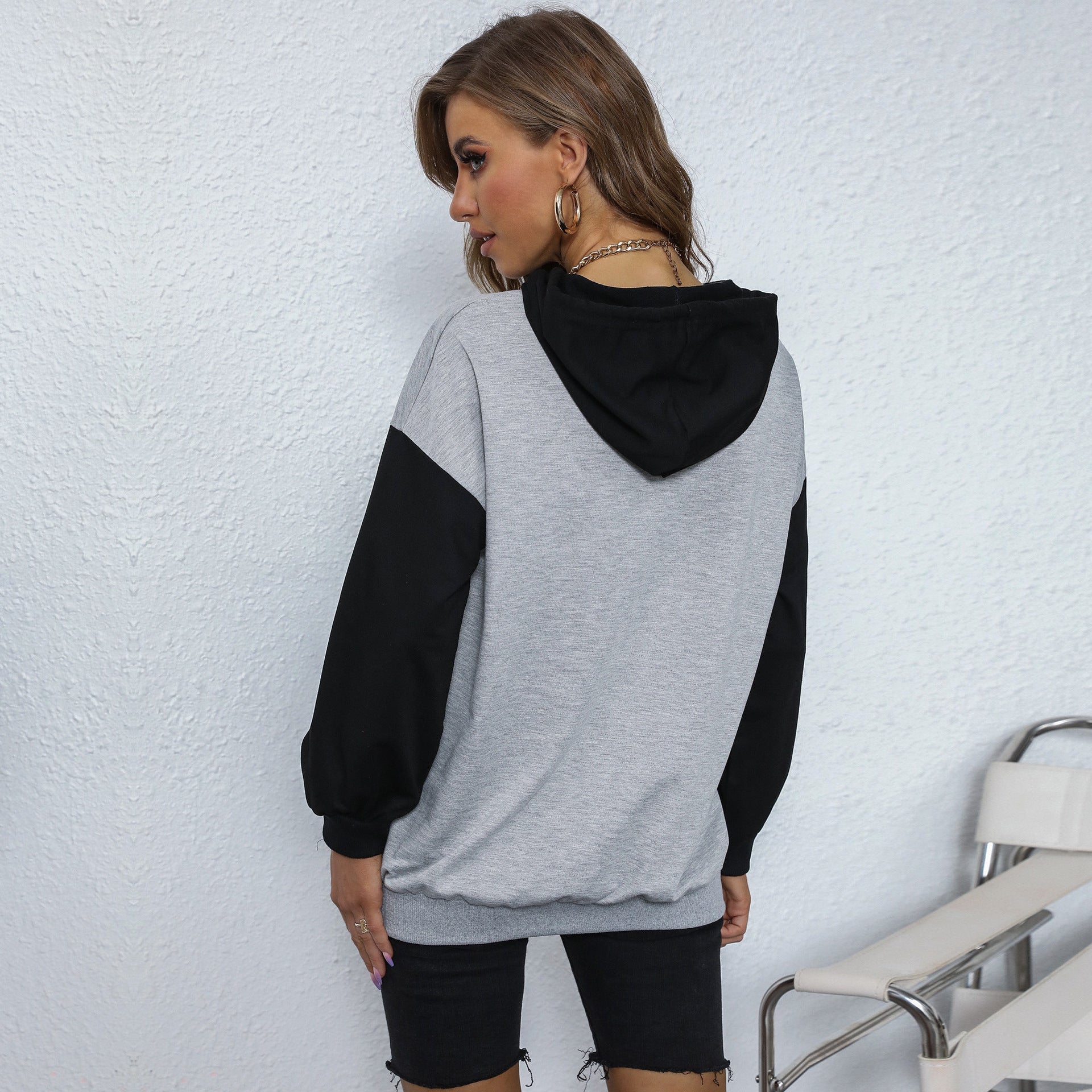 Women's Oversized Hoodie with College Print, Kangaroo Pocket and Contrast Sleeves Chichicherry